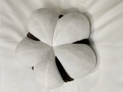 Подушка квітка бавовни
